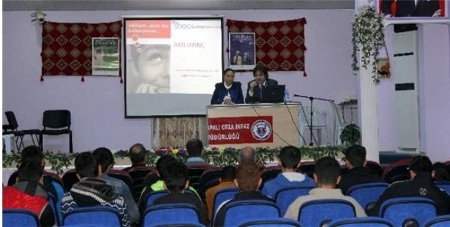 Elazığ'da Mahkumlara Yönelik 'Akıllı İlaç Kullanımı' Semineri Verildi.